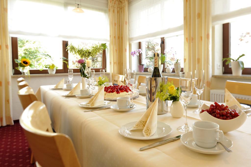 Hotel & Ferienappartements Edelweiss Віллінген Екстер'єр фото