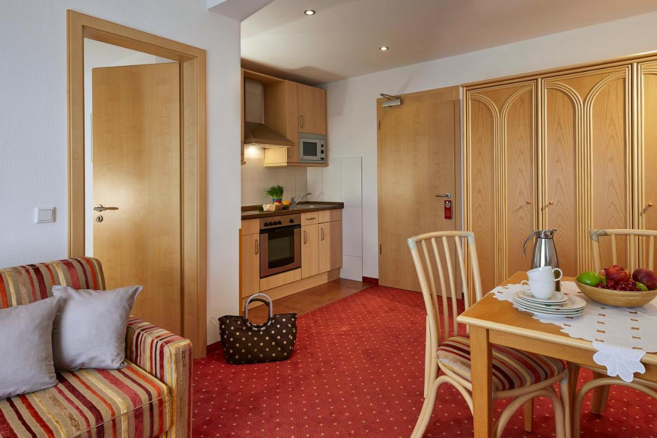 Hotel & Ferienappartements Edelweiss Віллінген Екстер'єр фото
